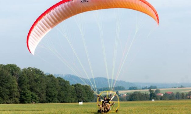 Motorový paragliding